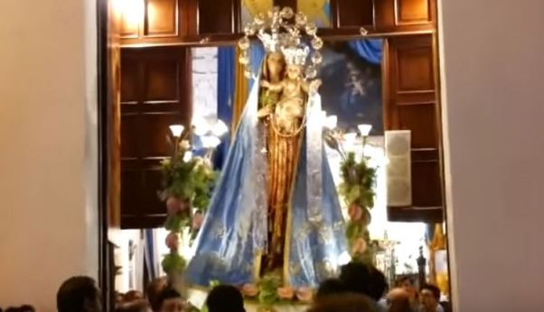 Processione a Corleone fa “inchino” a casa Riina