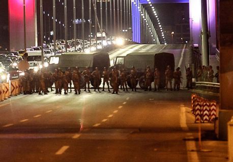 Turchia: stato d’assedio. Erdogan arrestato?