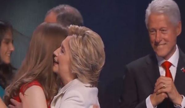 Hillary Clinton trionfa alla Convention democratica