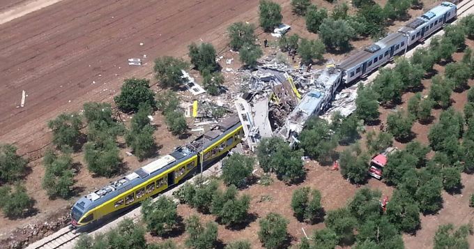 Scontro treni: possono essere 20 i morti in Puglia e 30 i feriti