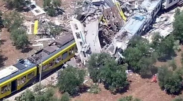 Puglia: strage ferroviaria. 11 morti e decine di feriti
