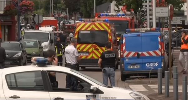 Francia: aggressori uccidono prete. Isis rivendica