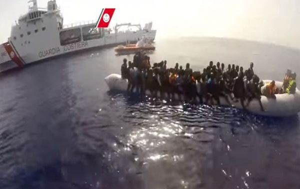 6.000 migranti recuperati al largo della Libia