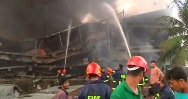 Bangladesh: incendio in fabbrica con 23 morti