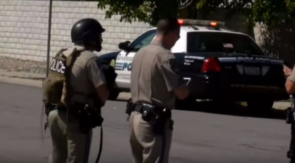 California: spari su polizia. Uccisi due agenti