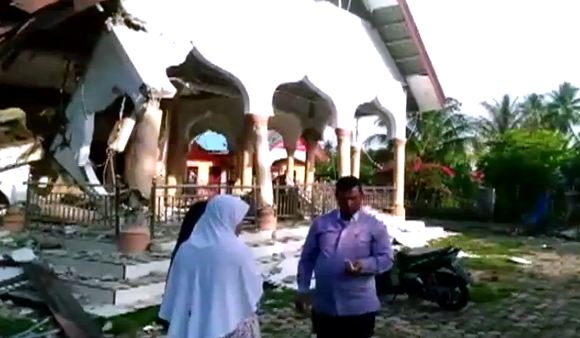 Terremoto: più di 100 morti a Sumatra. Scossa 6.1 in Cina