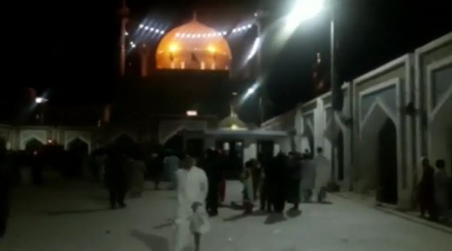 Pakistan: 72 morti per attentato suicida in moschea