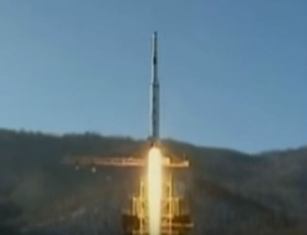 Corea del Nord: gli Usa rispondono ai missili con il sorvolo di suoi bombardieri