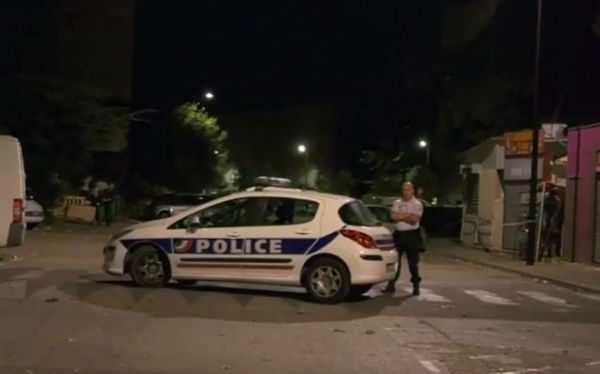 Francia: sparatoria dinanzi moschea ad Avignone. 8 feriti