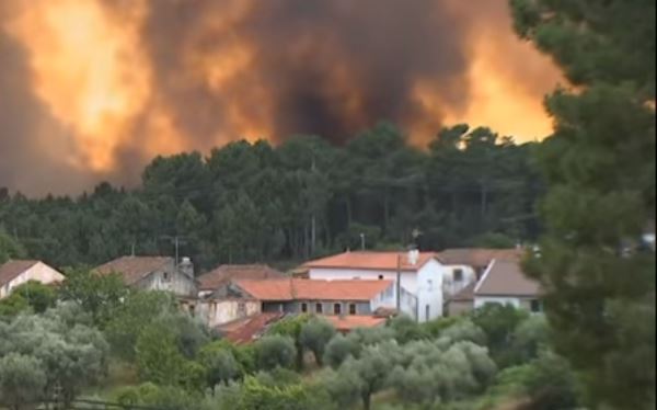 Portogallo e Spagna: più di 30 morti per gli incendi