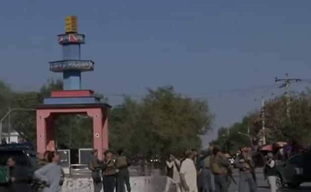 Afghanistan: 70 morti per due attentati suicida in moschee