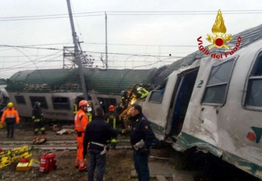 Milano . Deraglia treno pendolari: tre donne morte