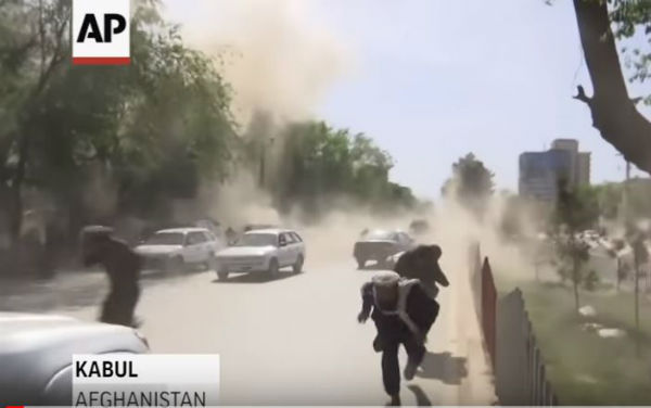 Afghanistan: bombe sui giornalisti. 25 morti a Kabul