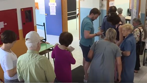 Elezioni comunali: vota sempre meno gente. Il Centro destra cresce. Calo M5S