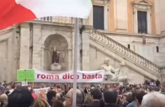 ROMA DICE BASTA  AL DEGRADO