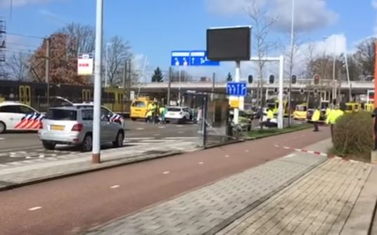 Olanda: forse terrorismo dietro la sparatoria in un autobus. Una vittima e molti feriti
