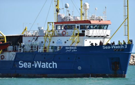 La Sea Watch a Lampedusa. Sbarcati i migranti
