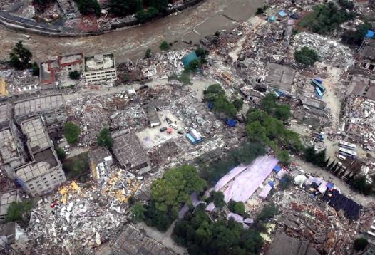Cina: violente scosse di terremoto. Morti e feriti