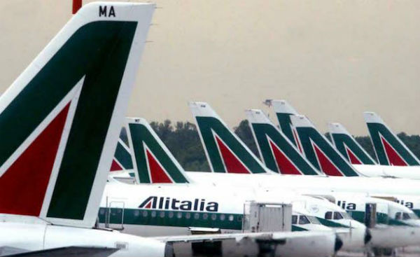 L’Alitalia non c’è più. La triste notizia data dai dipendenti e dai … contribuenti