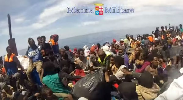 I migranti e l’Europa: “la pugnalata alla schiena” degli alleati conservatori